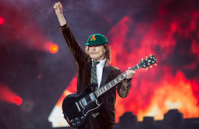 Are AC/DC going on tour?