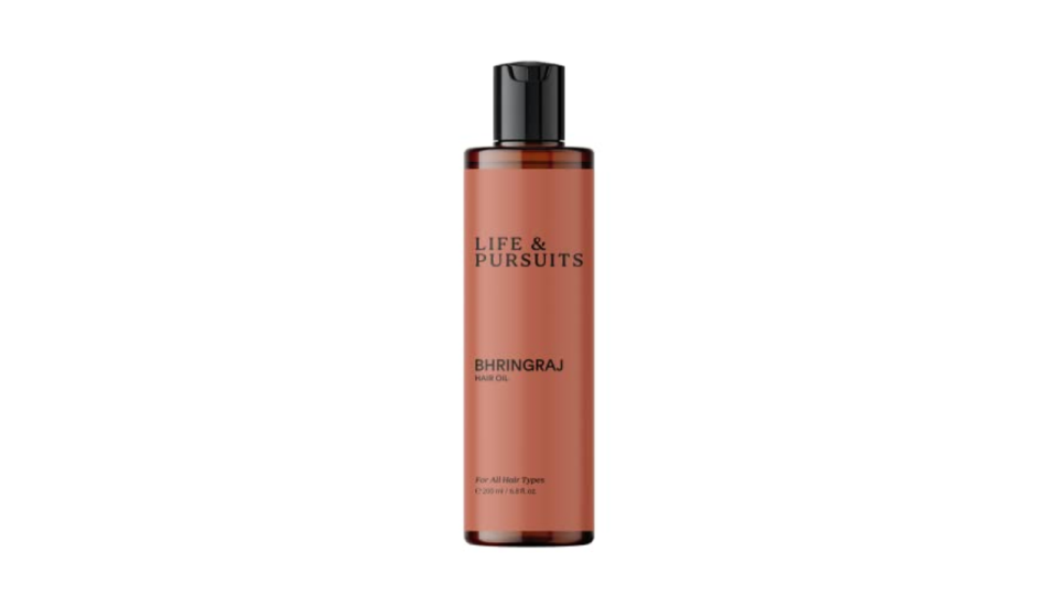 Aceite para el cabello Life & Pursuits con bhringraj. (Foto: Amazon)