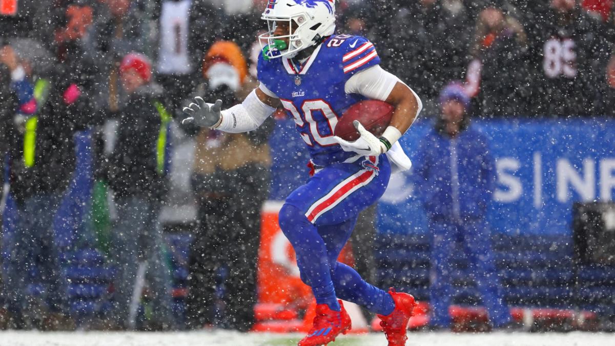 Report: Bills RB Nyheim Hines suffers season-ending injury