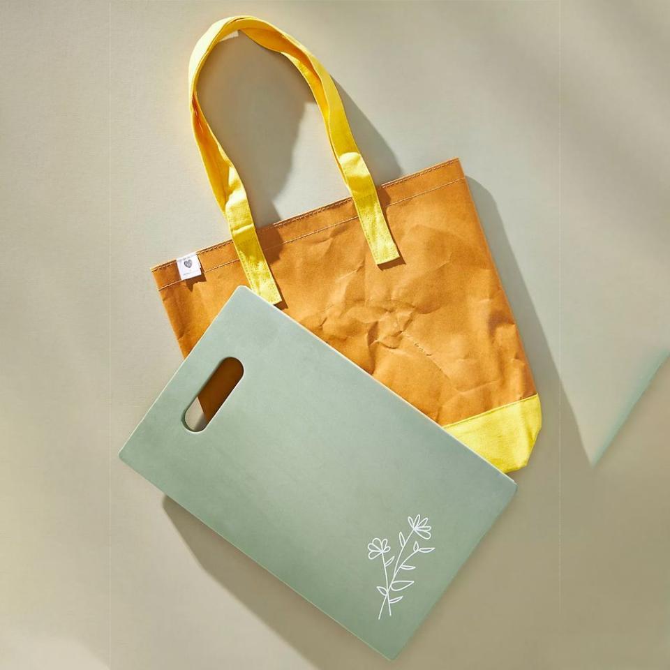 54) Heartfelt by Anthropologie Garden Tote Gift Set