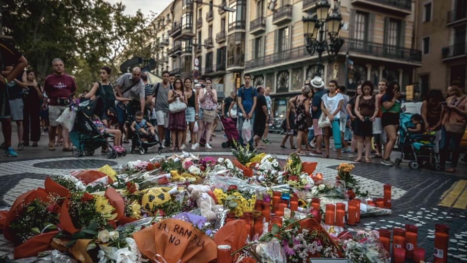 Auf den Ramblas in Barcelona erinnnern Blumen an die Opfer des Terroranschlags. Foto: Matthias Oesterle/ZUMA Wire