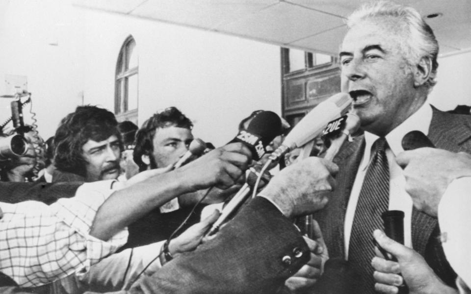 Gough Whitlam addresses reporters in Canberra after his dismissal - HULTON ARCHIVE