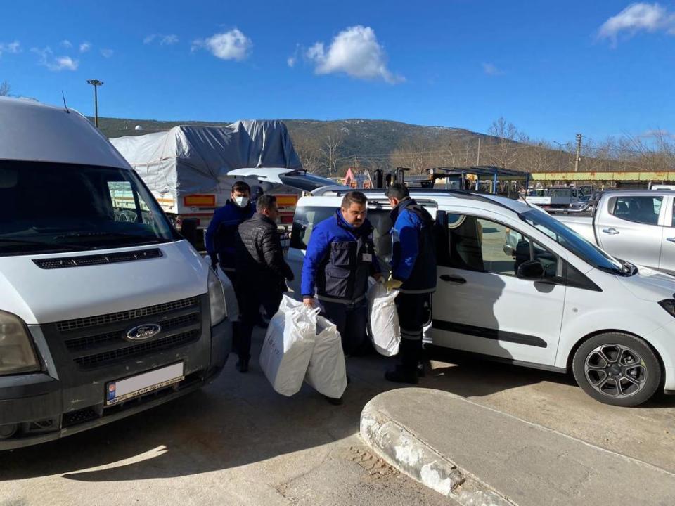 Ford dealers in Turkey gathered supplies to help earthquake survivors on Feb. 9, 2023.