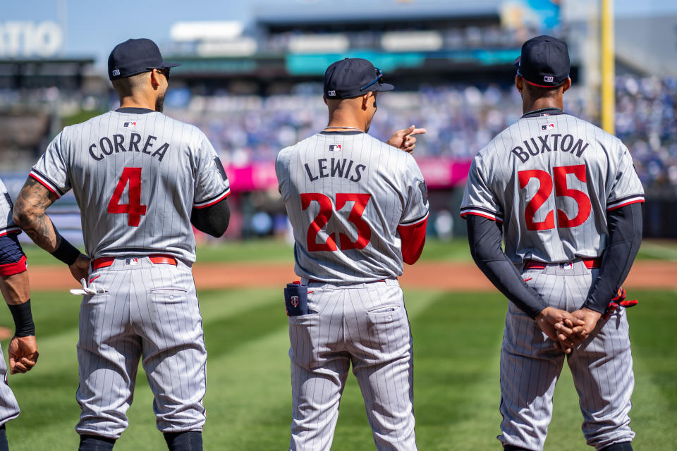 明尼蘇達雙城三本柱，Carlos Correa、Royce Lewis、Byron Buxton。(Photo by Brace Hemmelgarn/Minnesota Twins/Getty Images)