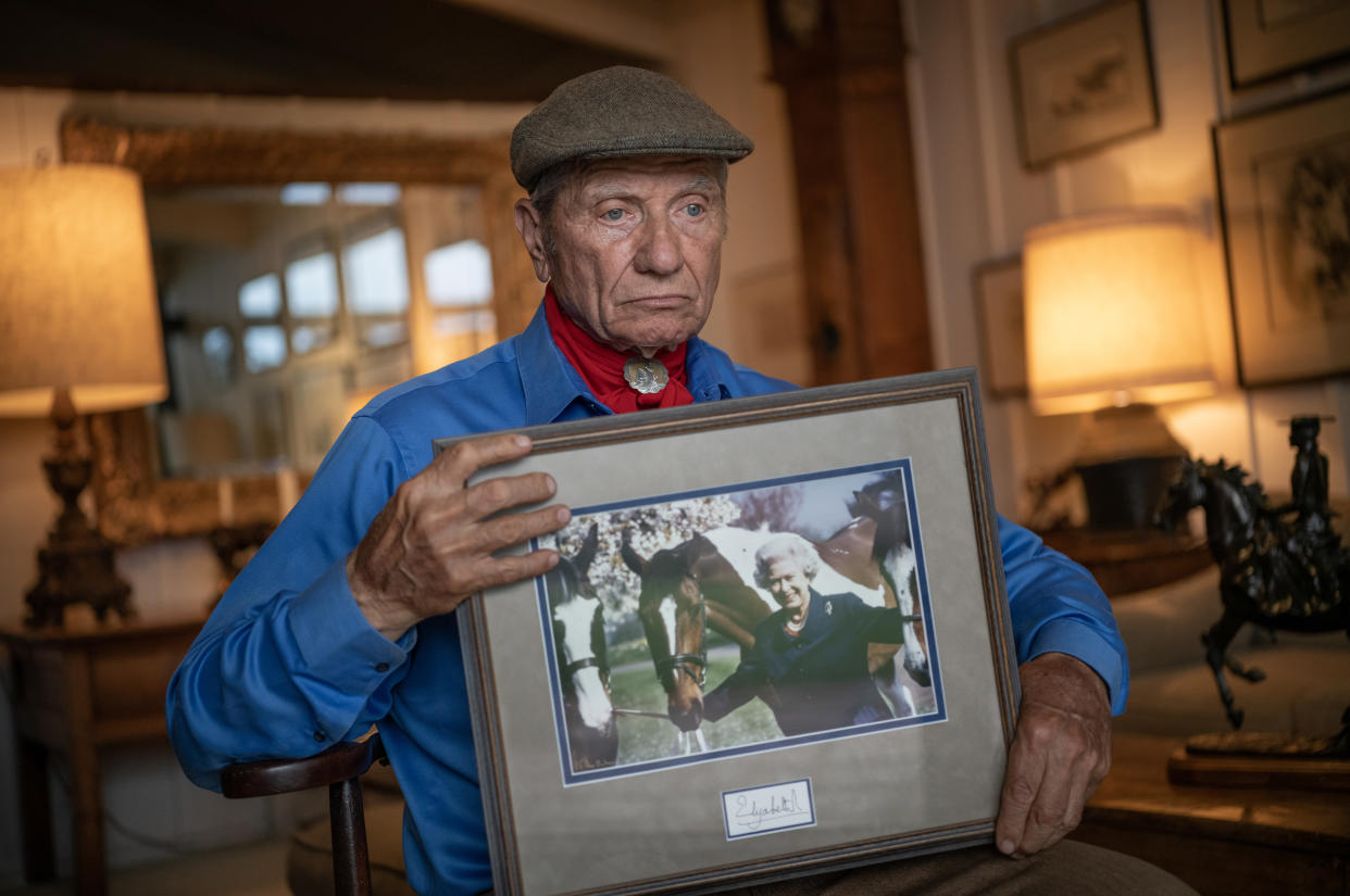 El legendario entrenador de caballos, Monty Roberts, en su rancho de Solvang, California, el 10 de septiembre de 2022. (David Butow/The New York Times)