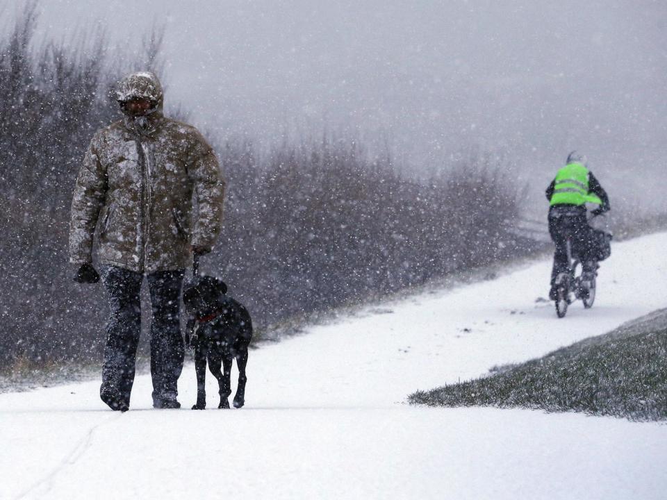 UK weather: Snow, ice and sub-zero temperatures as Arctic blast to sweep Britain over weekend