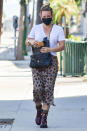 <p>Hilary Duff dressed casual and with a face mask in Los Angeles.</p>