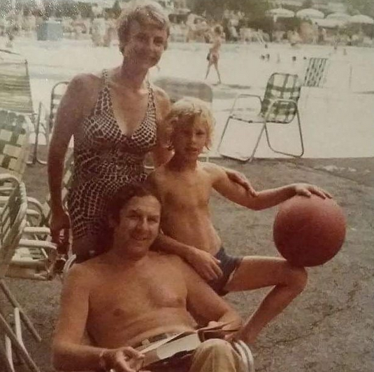 <p>“Going way back. This was taken end of summer 1974,” the <em>Sharknado star</em> wrote of this classic summer throwback photo with his parents. “I can almost hear the diving boards getting bounced.. Hello September! (Photo: <a rel="nofollow noopener" href="https://www.instagram.com/p/BYt0Rh_Fj_k/?taken-by=ianziering" target="_blank" data-ylk="slk:Ian Ziering via Facebook;elm:context_link;itc:0;sec:content-canvas" class="link ">Ian Ziering via Facebook</a>) </p>