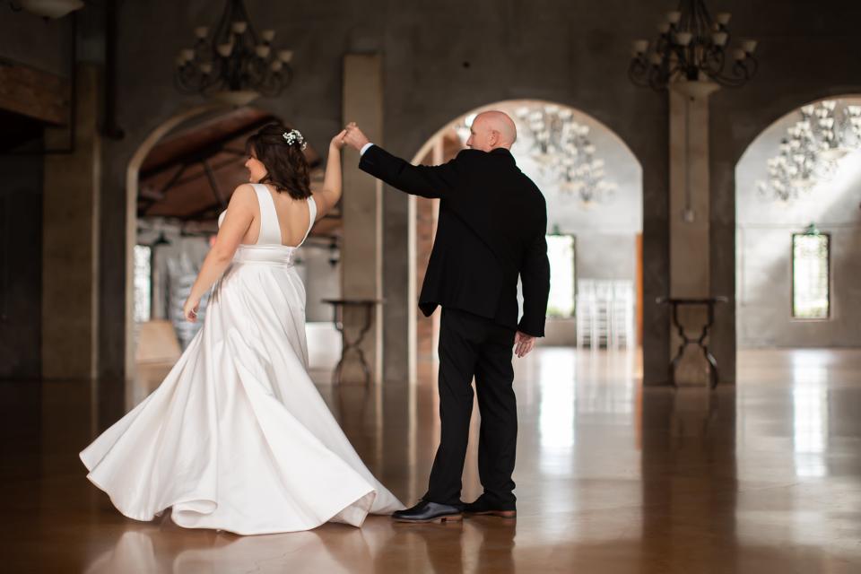 Nicole Halbert shared images of her daughters dressed as brides dancing with their terminally-ill father. Two (Chubbycheek Photography/Supplied) https://www.facebook.com/1468195153/posts/10220740104440314?sfns=mo