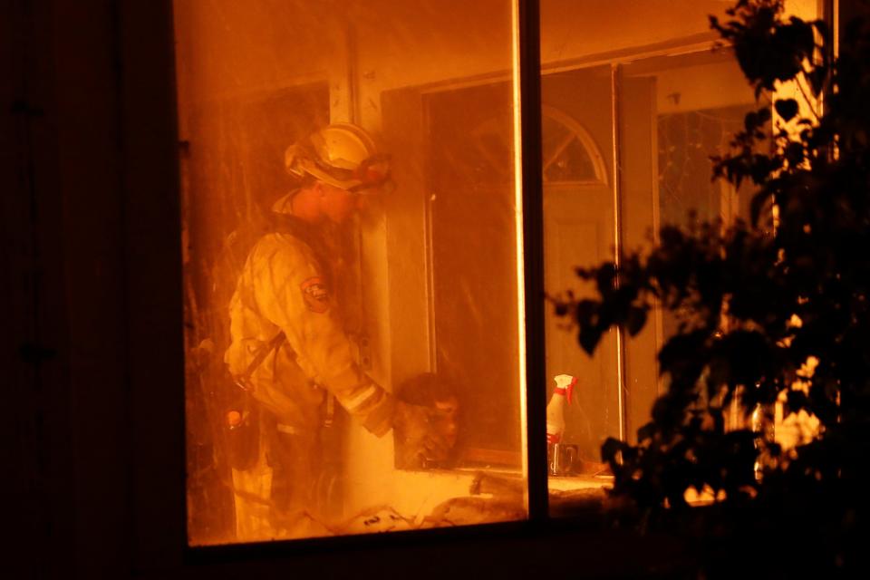 Wildfires force evacuations in Northern California24270658_S1AETVOBEYAC_RTRMADP_3_CALIFORNIA-FIRE