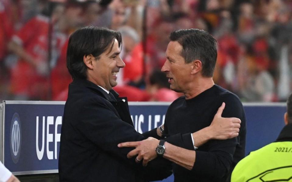 Benfica's German head coach Roger Schmidt (right) with Inter Milan's Italian coach Simone Inzaghi - Getty Images/Patricia de melo Moreira