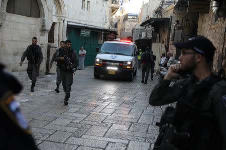 Israeli police secure the site of a suspected stabbing attack in Jerusalem’s Old City August 17, 2018. REUTERS/Ammar Awad