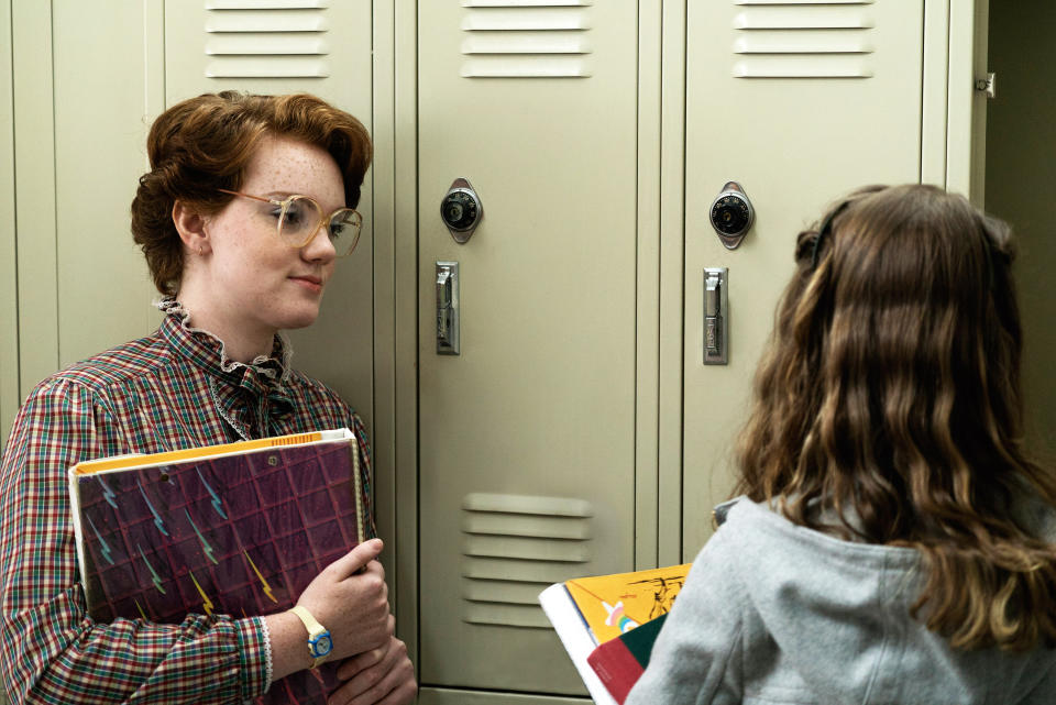 Shannon Purser as Barb and Natalia Dyer as Nancy in <em>Stranger Things </em>(Photo: Netflix/Courtesy Everett Collection)