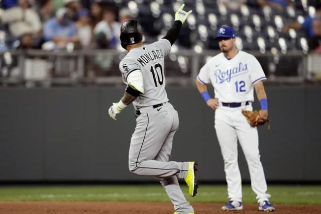 Andrew Vaughn homers as Chicago White Sox beat New York Yankees 5-1 - ABC  News