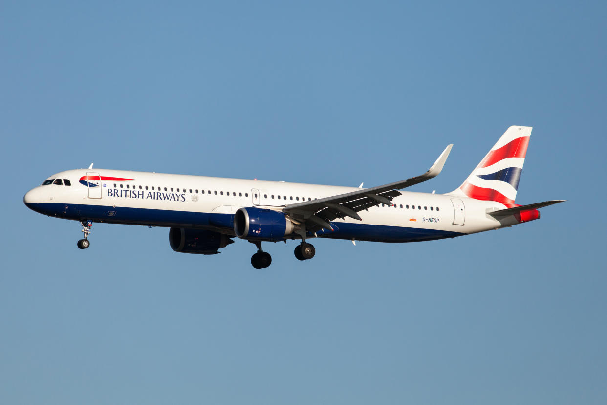 A British Airways Airbus 321 NEO lands at London Heathrow airport. (Photo by Fabrizio Gandolfo / SOPA Images/Sipa USA)