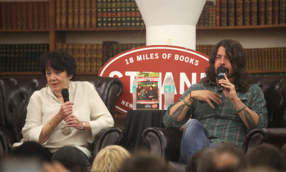 Dave Grohl and his mother, Virginia Grohl, attend a 2017 event in New York City to promote her book, &ldquo;From Cradle to Stage: Stories From the Mothers Who Rocked and Raised Rock Stars.&rdquo; (Photo: Steve Zak Photography via Getty Images)