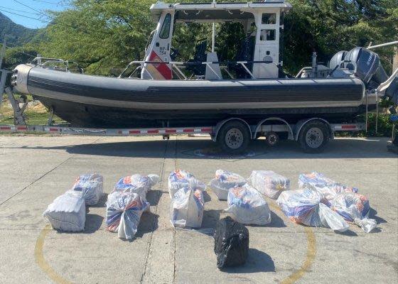 The nearly 1,000 pounds of cocaine seized by the Colombian navy. / Credit: Colombia Ministry of National Defense