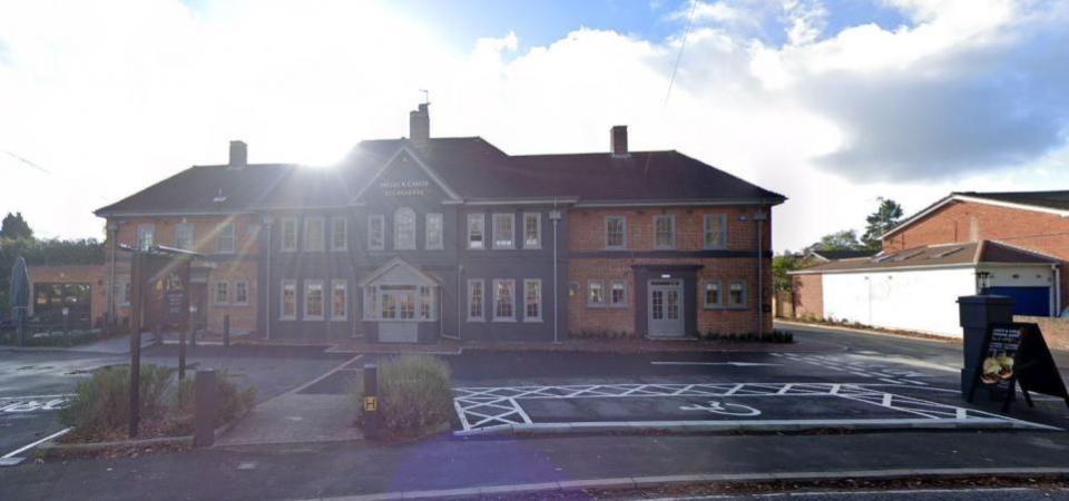 Chronik lesen: Miller & Carter Steakhouse, Rose Kiln Lane, Caversham.  Bildnachweis: Google Maps