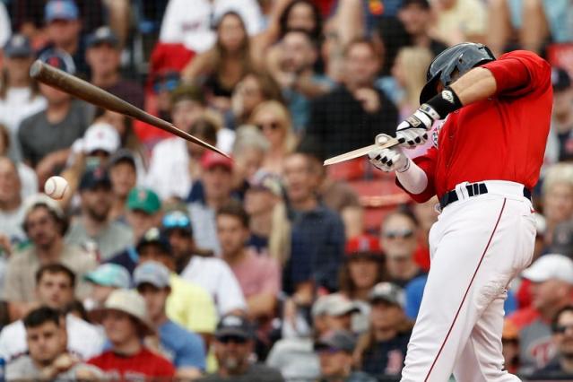 Red Sox win streak snapped with loss to scuffling Phillies