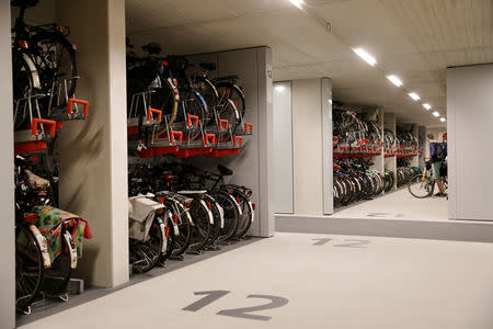 Una ciudad holandesa inaugura el mayor parking de bicicletas del mundo —  idealista/news
