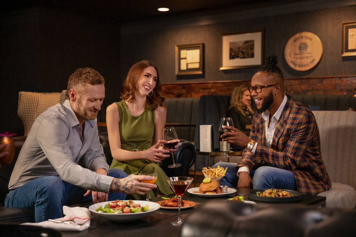 The Jockey Silks bar at The Galt House honors both bourbon and horse racing, two of Kentucky’s signature industries.