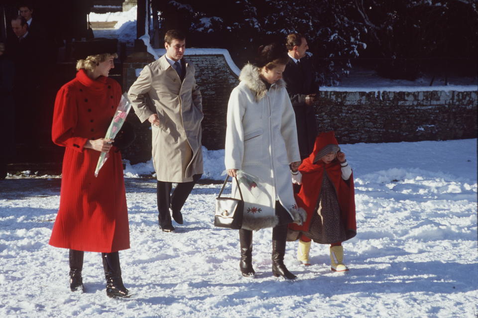 SANDRINGHAM, UNITED KINGDOM - DECEMBER 29:  Members Of The Royal Family Returning Home In The Snow From A Church Service. (l To R) Princess Diana, Prince Andrew, Princess Anne And Zara Phillips.  (Photo by Tim Graham Photo Library via Getty Images)