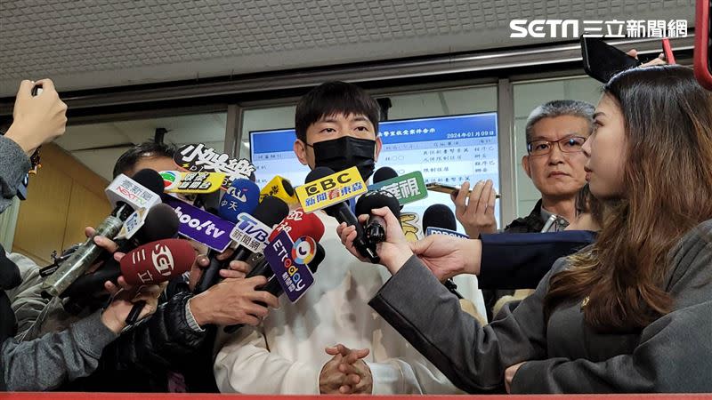 庭訊後，宥勝接受媒體訪問，強調自己會全力配合司法調查。（圖／記者楊佩琪攝）