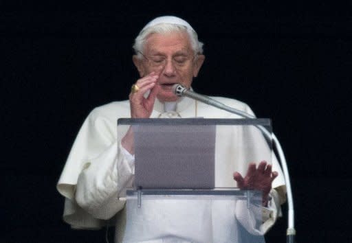 Papst Benedikt XVI. hat ein Dekret unterzeichnet, das das Vorziehen des Konklaves ermöglicht, das eigentlich zwischen dem 15. und 20. März beginnen sollte. Zahlreiche wahlberechtige Kardinäle sind heute schon in Rom