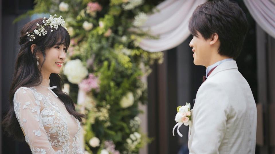 鄧福如與HowHow於2019年結婚。（圖／翻攝自HowHow臉書）