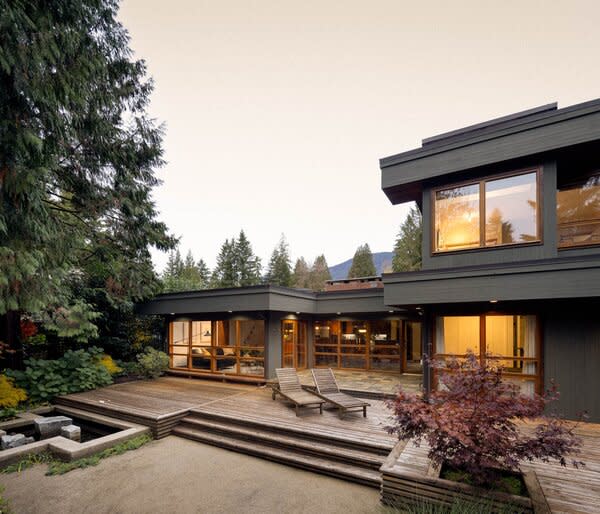 A strong believer that homes should harmoniously merge with their natural surroundings (