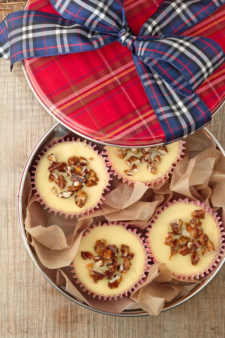 Mini Cheesecakes with Sugared Pecans