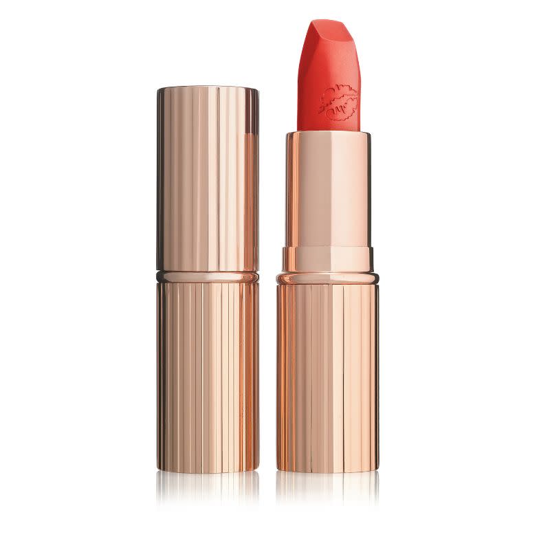 Hot Lips, Tell Laura, Charlotte Tilbury, 32 €.