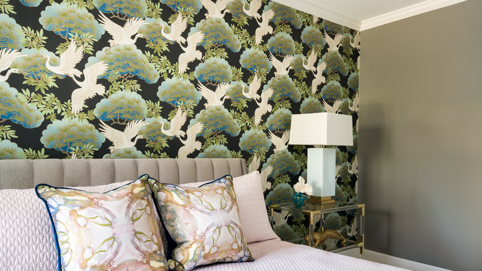 accent wall with birds