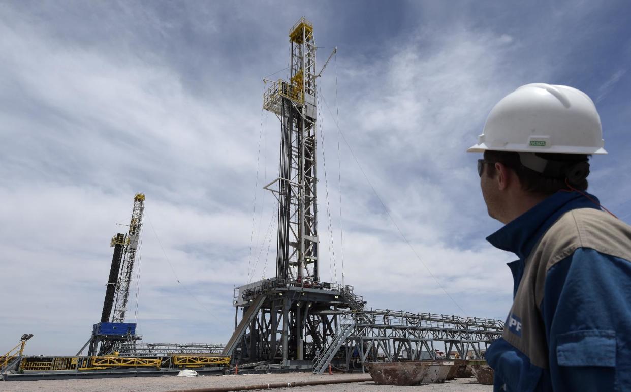 El boom del petróleo y gas de esquisto en las Américas se extiende de Argentina hasta Canadá (AFP/Juan Mabromata)