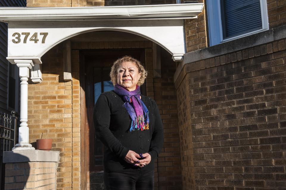 Leticia Trigsted is being evicted from her Irving Park, Chicago, apartment in April. The owners of the three-story building she lives in never explained to Trigsted why they're forcing her and her&nbsp;teenage&nbsp;daughter to move.&nbsp; (Photo: Erin Schumaker/HuffPost)