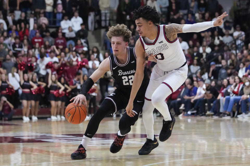 Santa Clara guard Brandin Podziemski, left, tries to get past Gonzaga guard Julian Strawther during the second half of an NCAA college basketball game in Santa Clara, Calif., Saturday, Jan. 7, 2023. (AP Photo/Godofredo A. Vásquez)