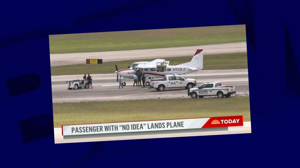 Un avion privé posé à l'aéroport de Palm Beach après un atterrissage réalisé par un passager le 10 mai 2022 - NBC News capture d'écran