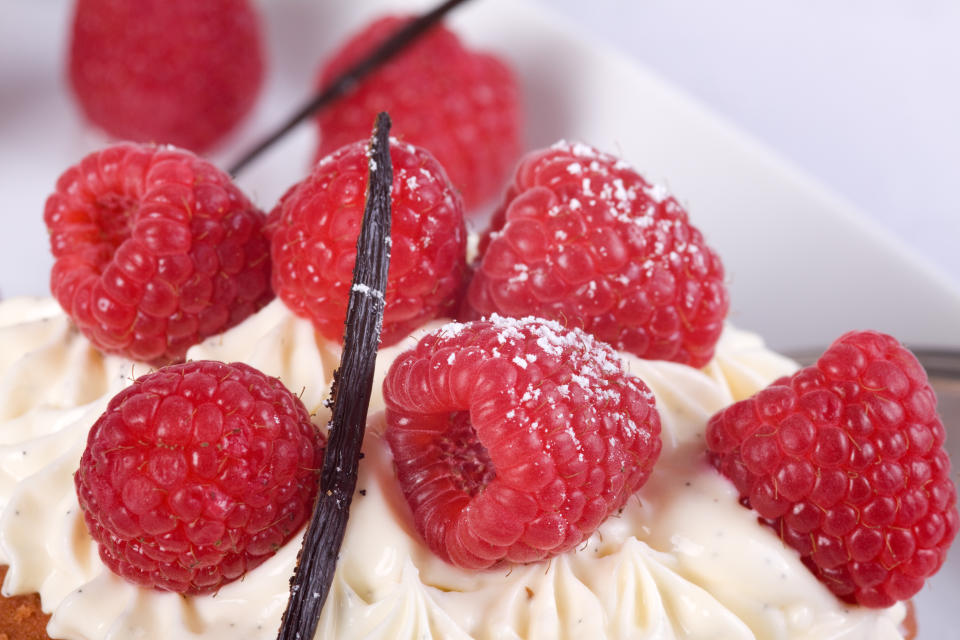 Die Himbeeren bringen den Fruchtfaktor in die Mohn-Mascarpone-Creme. (Bild: ddp)