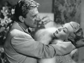 <p>Dans « Les Ensorcelés » de Vincente Minnelli, Kirk Douglas incarne Jonathan Shields. Un rôle qui lui permet de dépeindre avec brio le monde impitoyable qu’est Hollywood.</p><br>