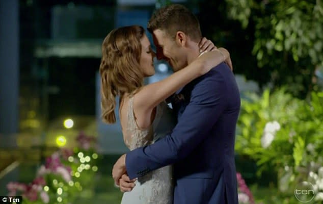 Georgia and Lee Elliott on Bachelor in 2016