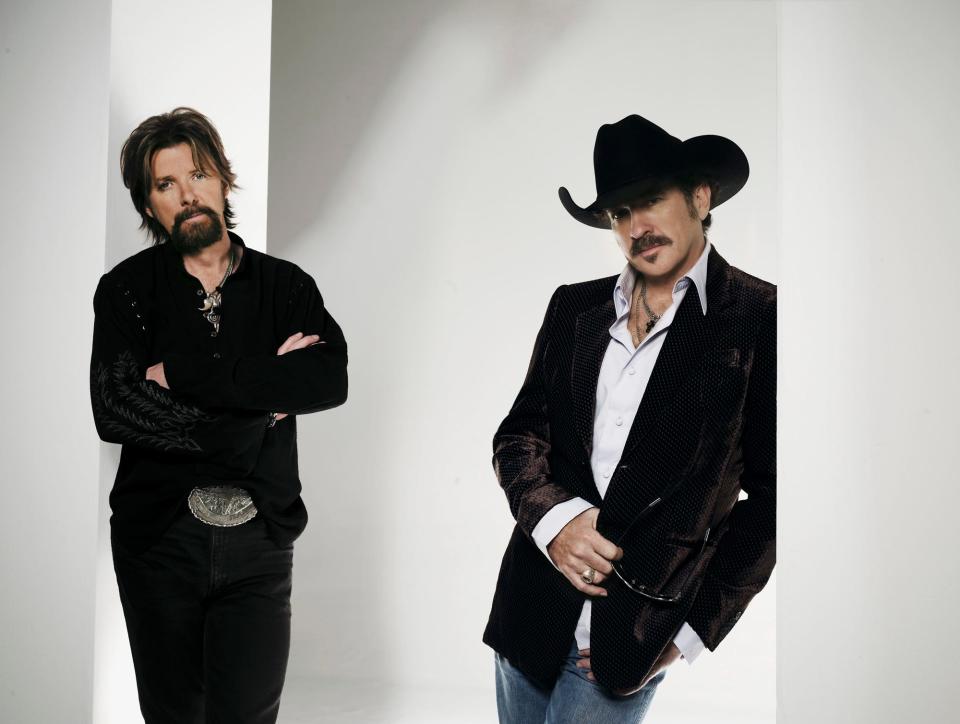 Country duo Brooks and Dunn have scheduled a concert in Sioux Falls with opening act Scotty McCreery later this year.