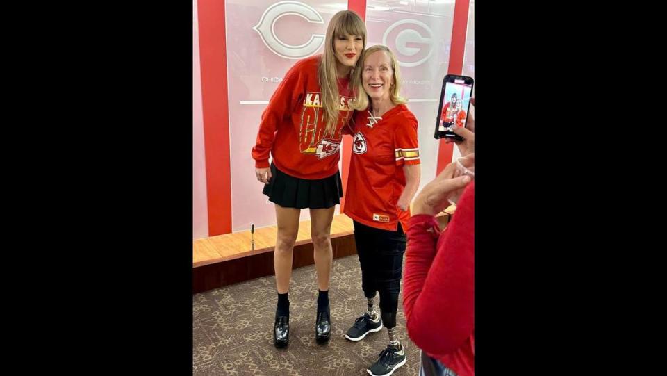 Quadruple amputee Julie Dombo, right, has had a lot of bad luck in life, but she said she’s feeling “very lucky in life” after meeting Taylor Swift this week.