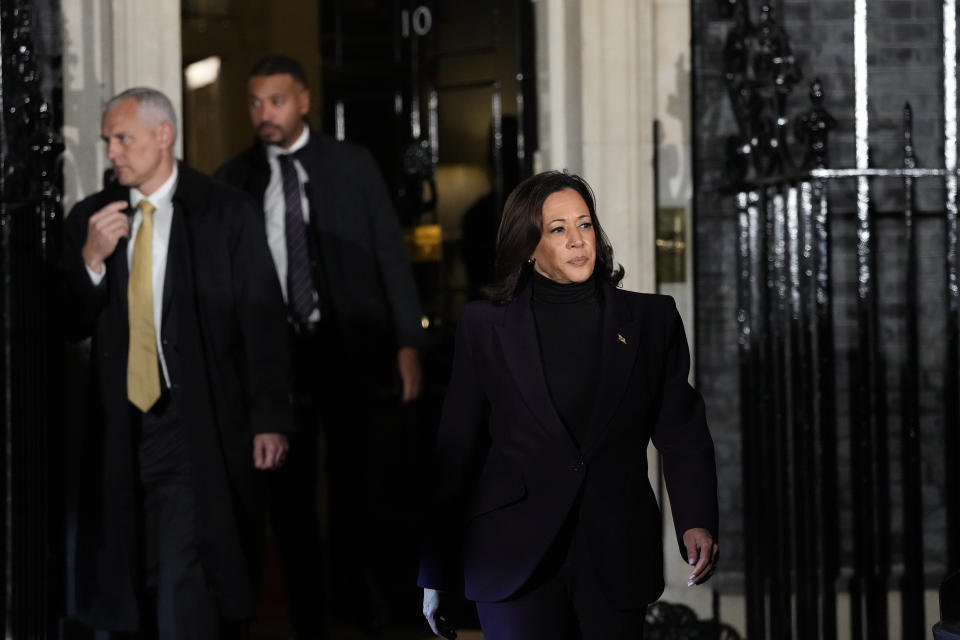 US Vice President Kamala Harris leaves 10 Downing Street after a meeting with Britain's Prime Minister Rishi Sunak in London, Wednesday, Nov. 1, 2023. Harris is on a two day visit to England to attend the AI Summit at Bletchley Park. (AP Photo/Kirsty Wigglesworth)
