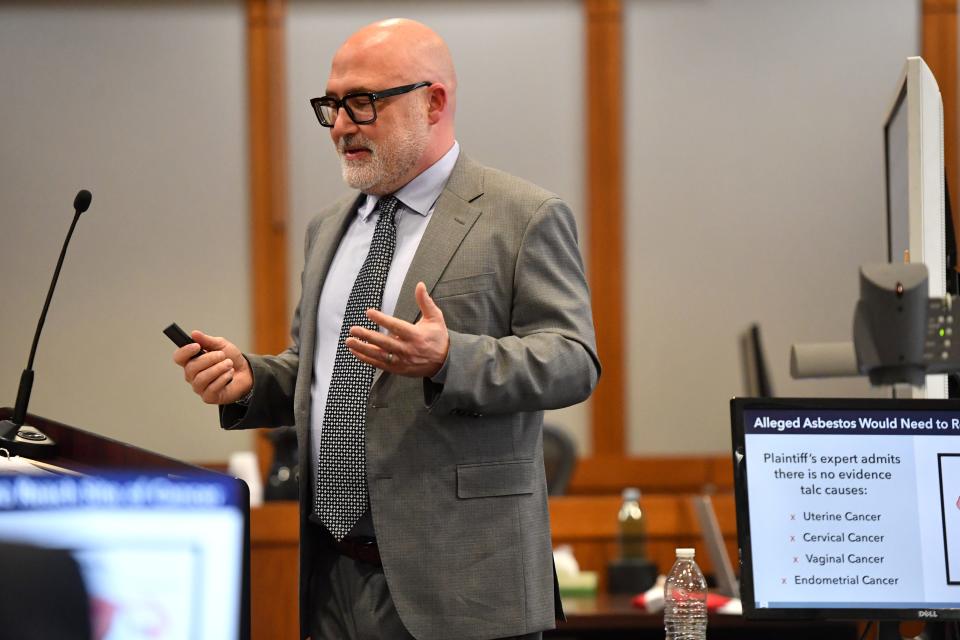 Morton Dubin, an attorney for Johnson & Johnson, makes his opening remarks in Sarasota during a civil trial brought by the estate of Patricia Matthey. The plaintiff's allege that Matthey's use of Johnson & Johnson Baby Power caused the ovarian cancer that lead to her death in August 2016.