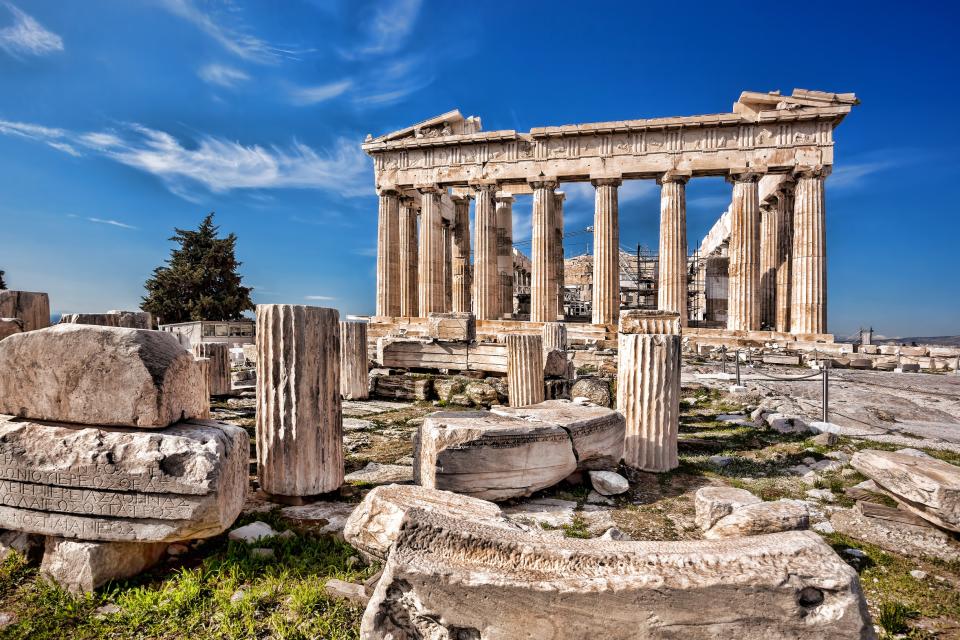 How can you make ancient ruins come alive? Start with the perfect child-friendly guide - samott - Fotolia