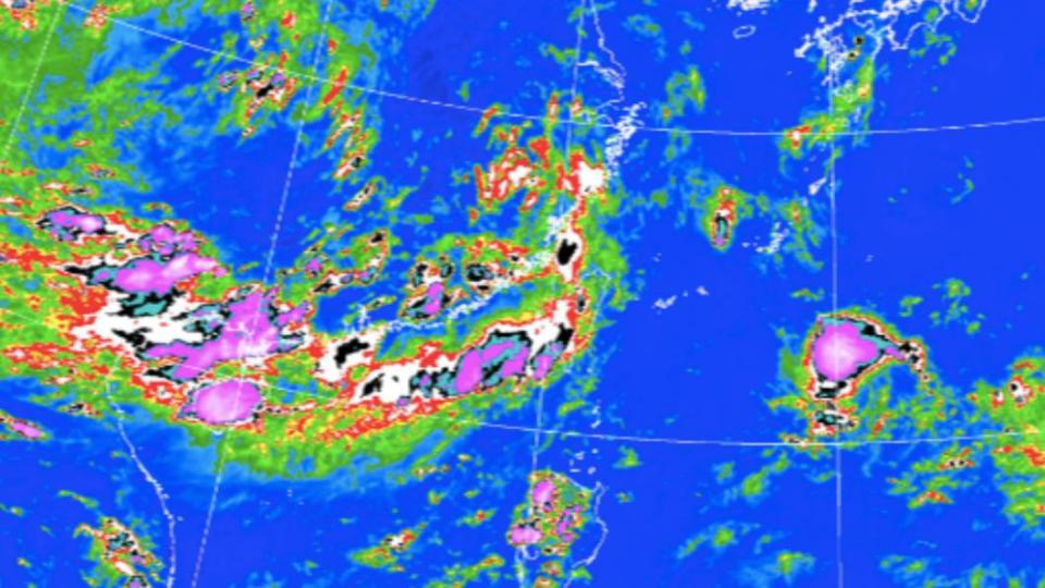 今天（１９日）受低壓帶影響，天氣仍不穩定，臺灣西半部地區及澎湖、金門、馬祖有不定時局部短暫陣雨或雷雨。（圖／氣象局）