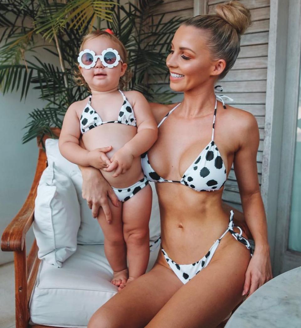 Bikini Model Hannah Polites shows off her post-baby body