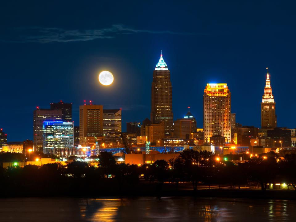 cleveland ohio night