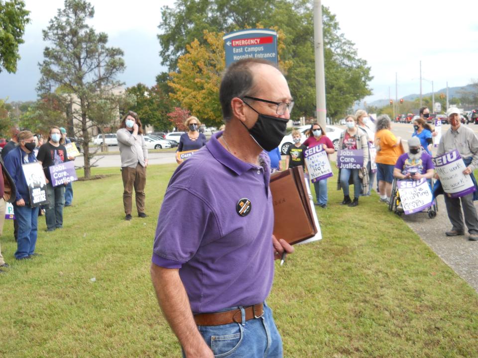 Brad Rayson, president of SEIU Local 205 attends a rally for the union at Methodist Medical Center.