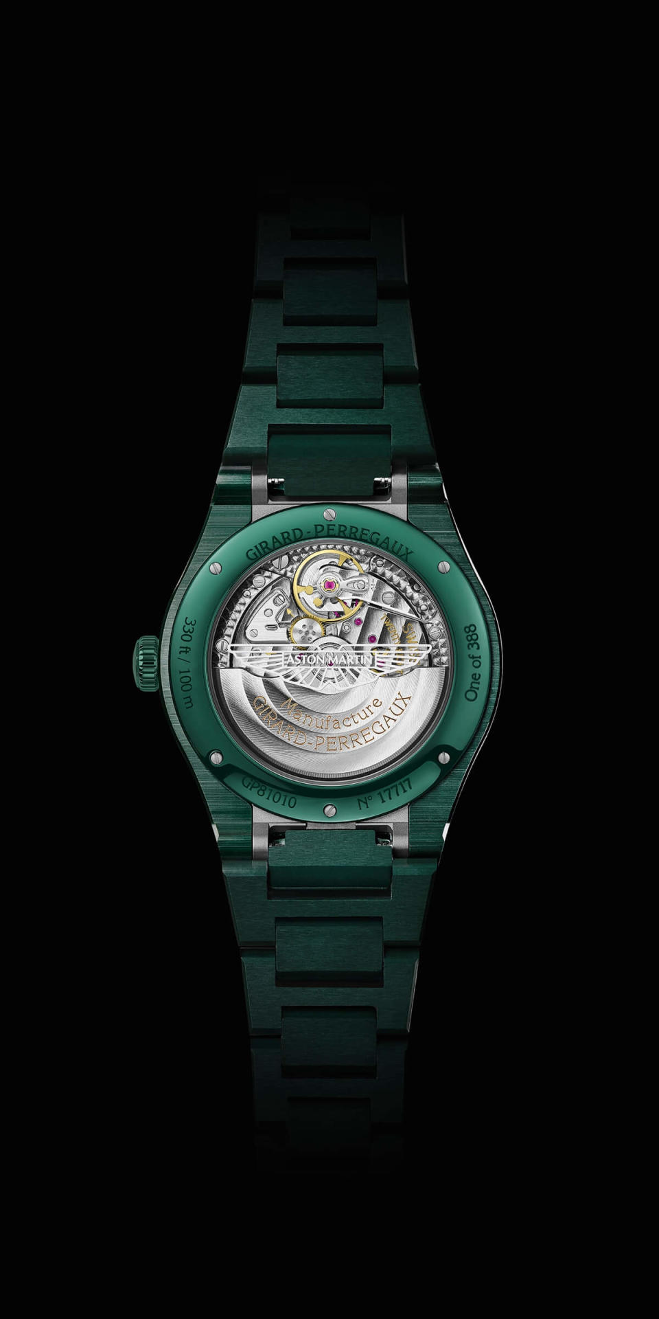 Introducing_the_Girard-Perregaux_Laureato_Green_Ceramic_Aston_Martin_Edition_12.jpg